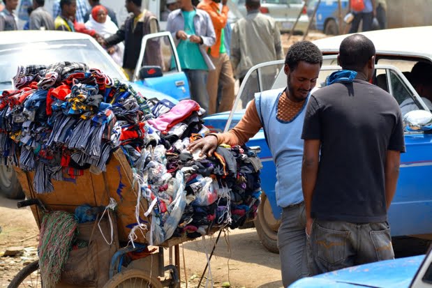 Secteur informel, économie Sénégal, marchand ambulant