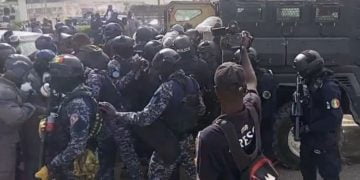 Ousmane Sonko escorté par les forces de défenses et de sécurité
