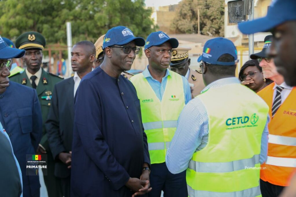 Amadou Ba en visite sur les chantiers du BRT