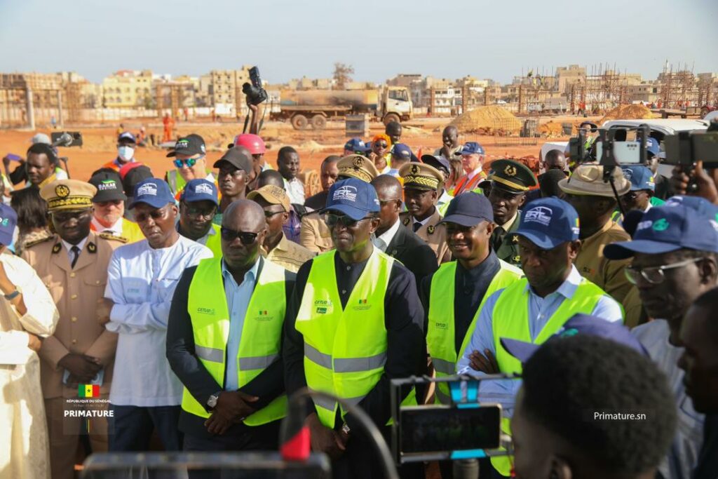 Amadou Ba en visite sur les chantiers du BRT