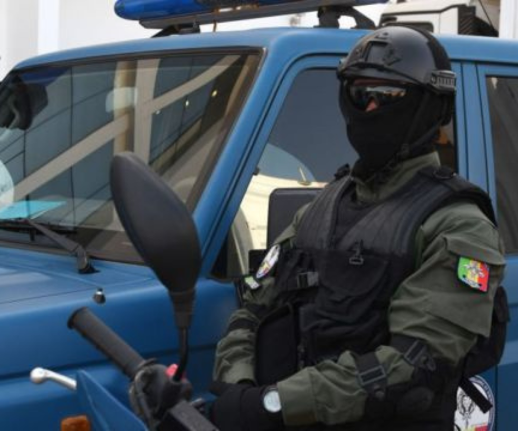 Gendarme en tenue de terrain à Dakar