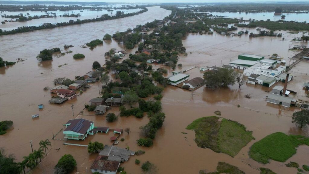 Brésil, 60 morts dans des intempéries