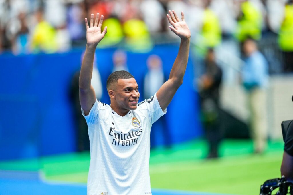 Real Madrid Kylian Mbappé officiellement présenté