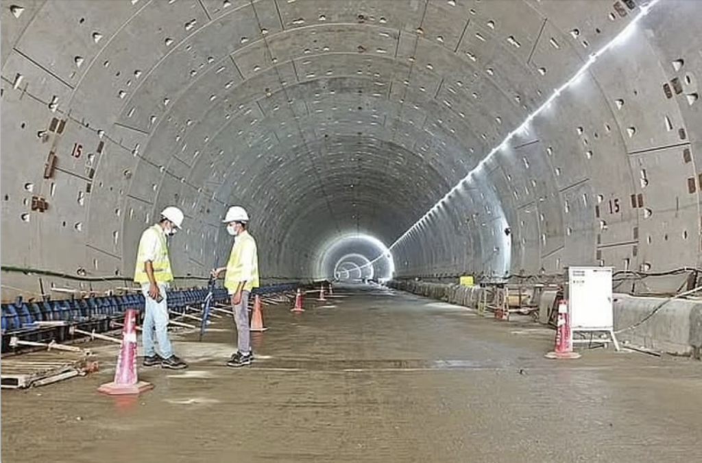 La Chine achève le plus tunnel au monde